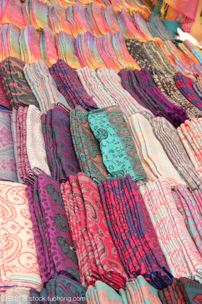 紡織物語(yǔ) 一匹色彩，萬(wàn)般風(fēng)情